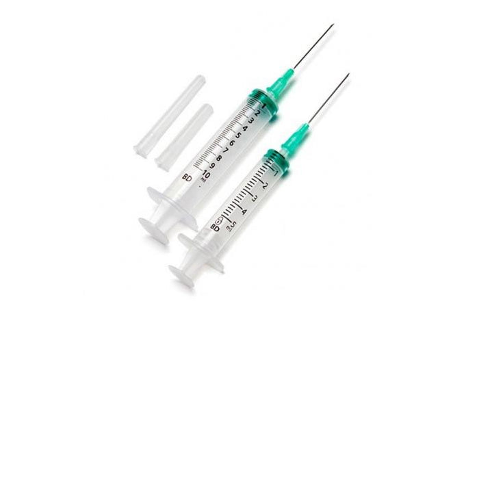 Emerald-colored syringe with 5ml capacity, 21g needle, 0.8 x 40mm, from Jag Couture London - New York, displayed on white background.