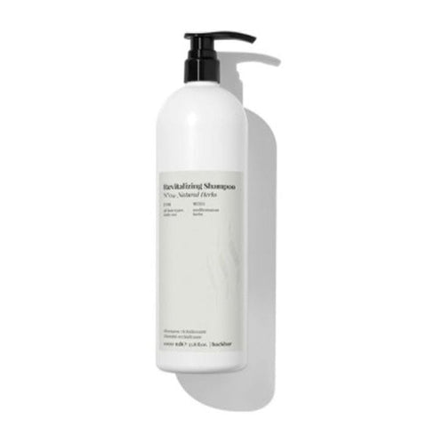 Farmavita Back Bar Revitalizing Shampoo Nº04 with Natural Herbs in a 1000ml bottle, designed for hair care and revitalization.
