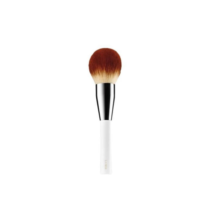 Jag Couture London - New York La Mer The Powder Brush, soft bristle makeup brush for powder application, close-up view