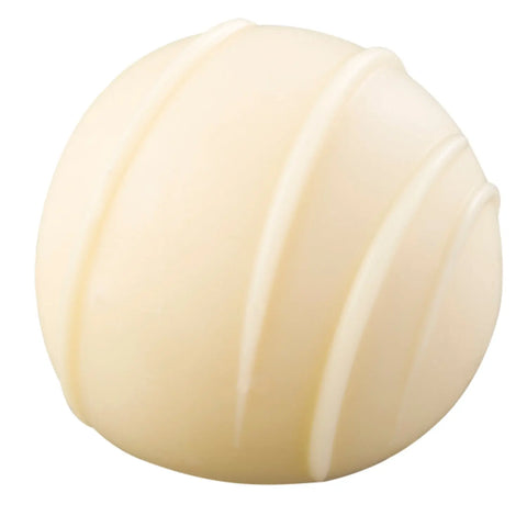 White chocolate and vanilla-flavored ganache mats by Jag Couture London, 15g, featuring smooth white chocolate with vanilla accents.