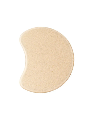 Sensai Sen Maq Total Finish foundation in sponge applicator, showcasing smooth, even-toned skin and soft makeup application.