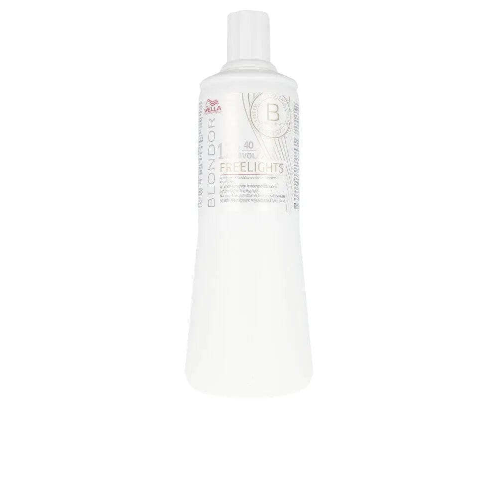Wella Blondor Freelights Developer 12% in 1000ml bottle, used for hair bleaching and lightening by professional stylists.