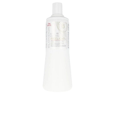 Wella Blondor Freelights Developer 12% in 1000ml bottle, used for hair bleaching and lightening by professional stylists.