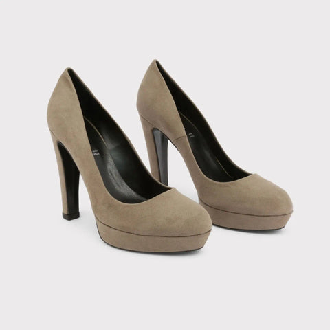 Made in Italia Alfonsa Taupe leather shoes by Jag Couture London New York, showing a close-up of the taupe-colored footwear.