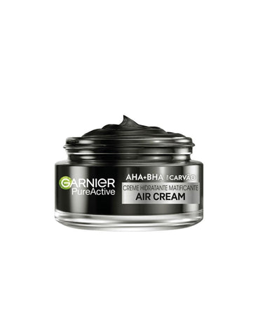 Garnier Pure Active 3-in-1 matte hydrating cream in a 50ml jar, suitable for oily and acne-prone skin.
