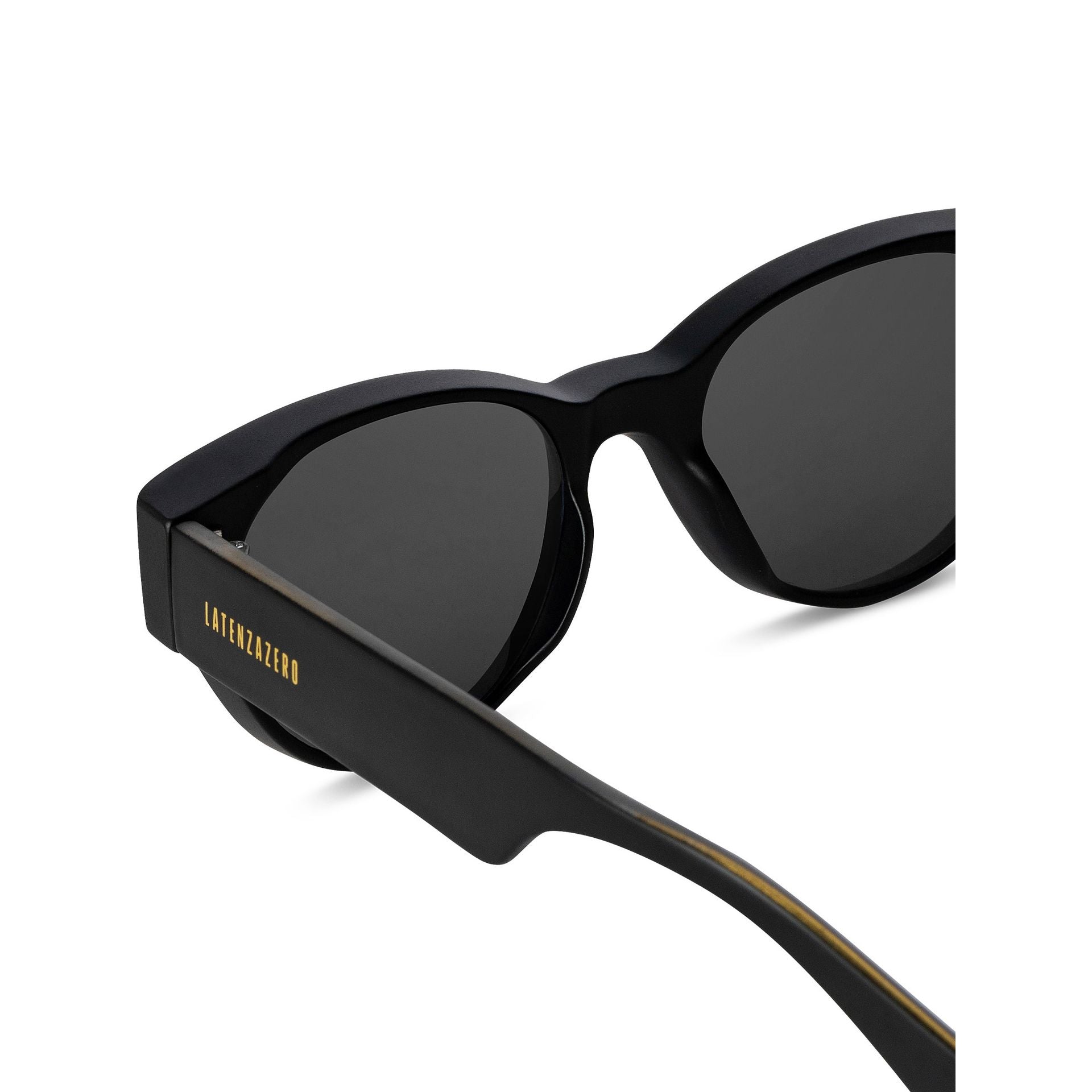 LatenzaZero Solitude_X061 by Jag Couture London New York, close-up of the sleek, modern design and fabric details.