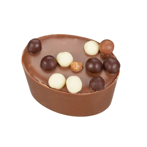 Milk chocolate hazelnut praline with chocolate crisp pearls from Jag Couture London, 16g package, featuring a smooth, creamy texture.